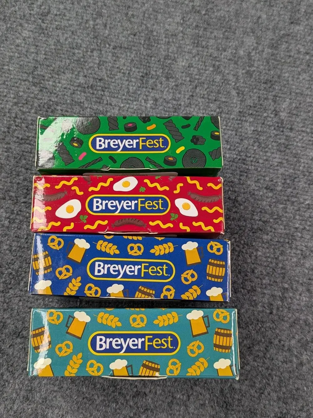 Breyerfest Stablemates 2022 Oktoberfest Treats Spaetzle Lakritz Brezel Doppelboc